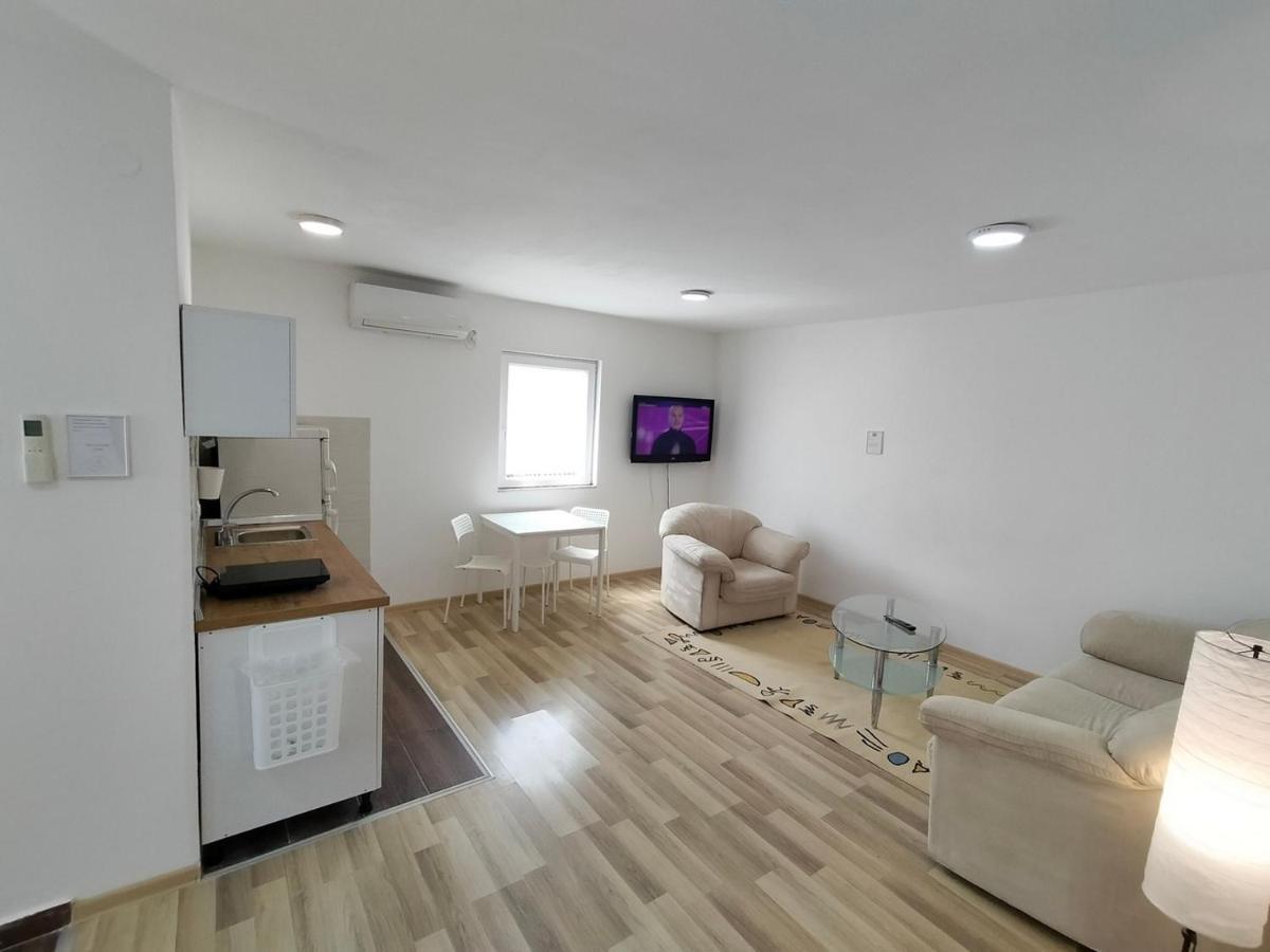 A1 - Airport Belgrade Apartment Exteriör bild