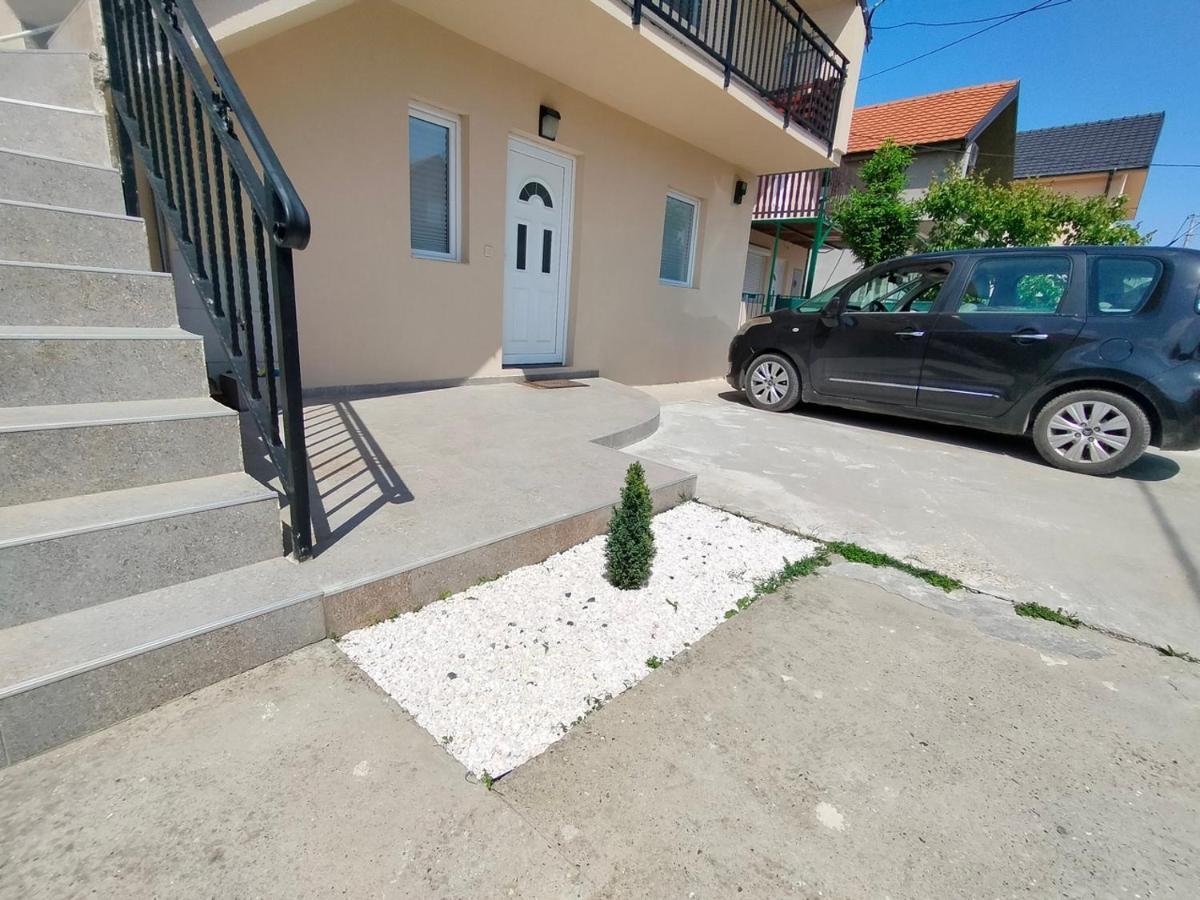 A1 - Airport Belgrade Apartment Exteriör bild