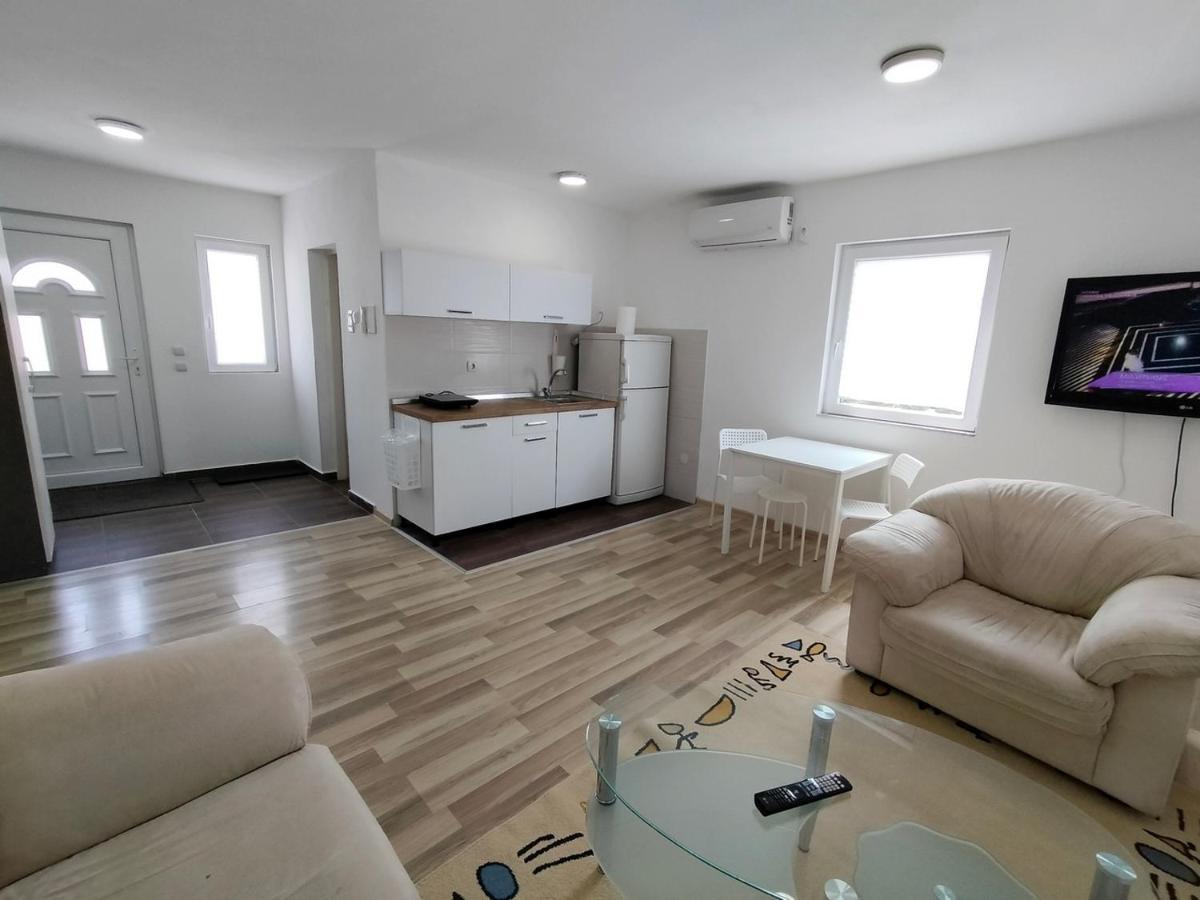 A1 - Airport Belgrade Apartment Exteriör bild