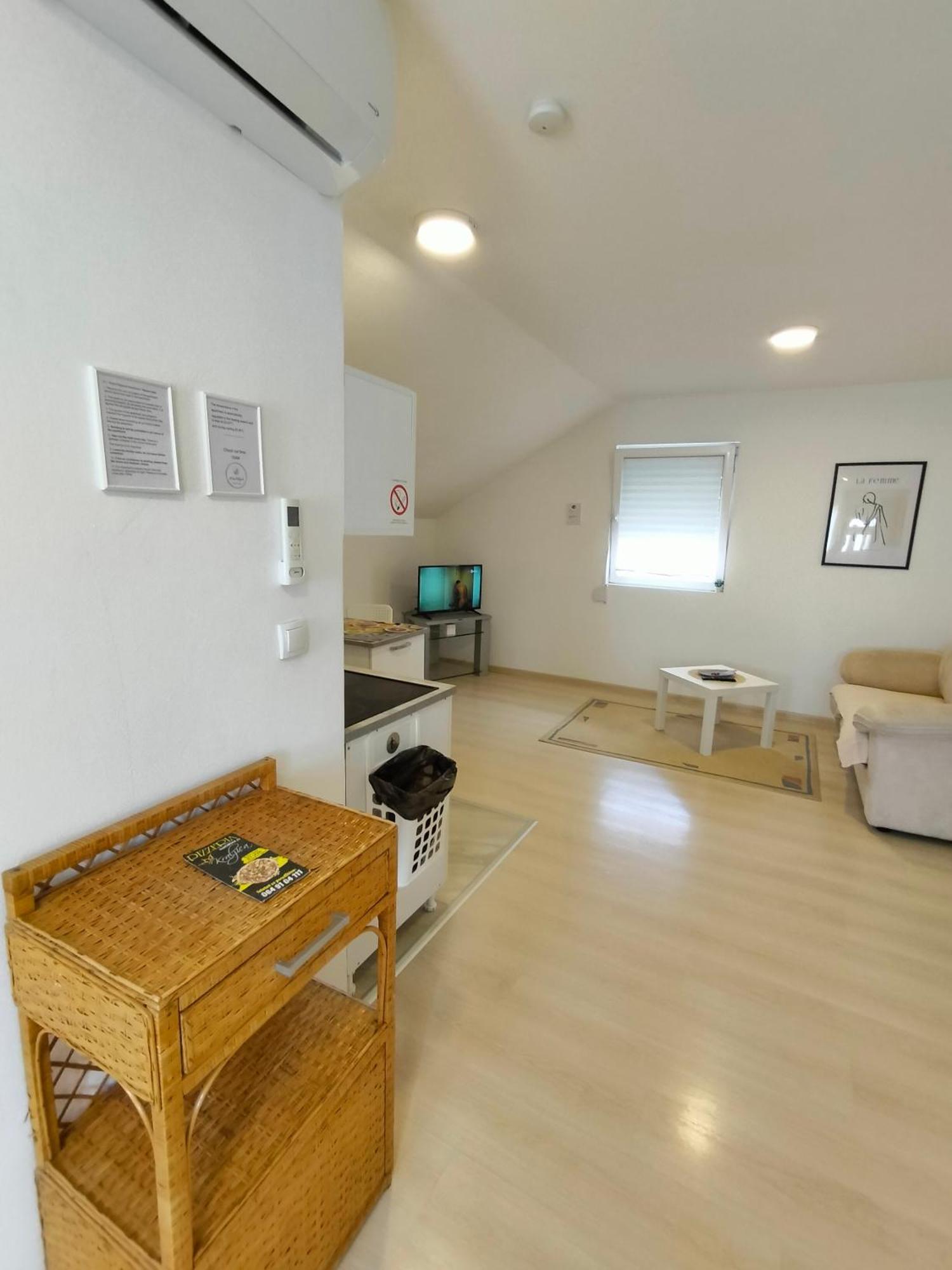 A1 - Airport Belgrade Apartment Exteriör bild
